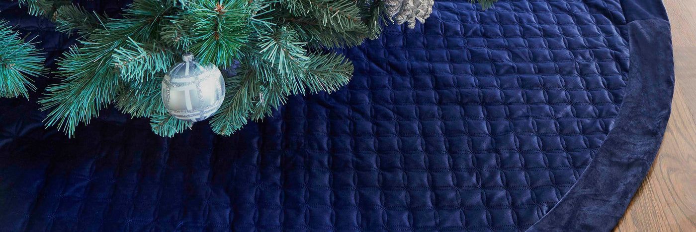 Tree Skirts & Collars